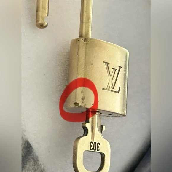 LOUIS VUITTON Padlock & Key Set Vintage Gold Plated Pre-Owned #303 - Picture 10 of 11